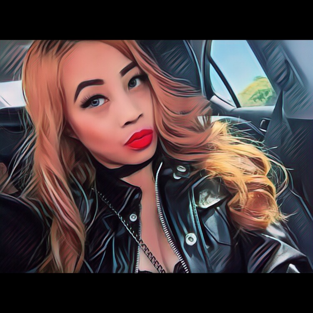 Meet your Posher, Julie